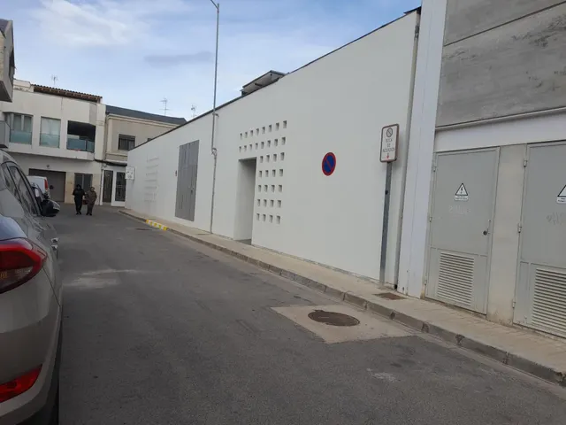 SOLAR URBANIZADO PARA EDIFICAR EN ZONA DIVENDRES — 6