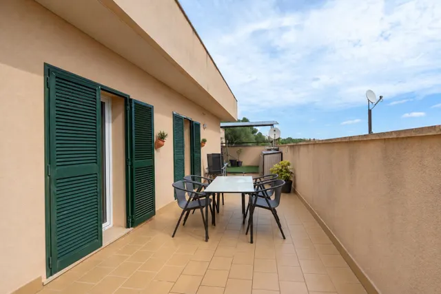 Planta baja con amplia terraza y parking — 39