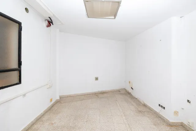 Piso 6 habitaciones 280m² en venta - Av. De Salobreña — 12