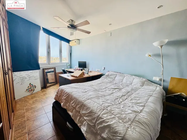 2 dormitorios con piscina y parking a 150m de la playa — 15