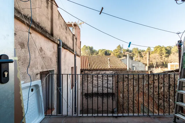 CASA PARA ENTRAR A VIVIR EN EL CENTRO DEL PUEBLO — 28