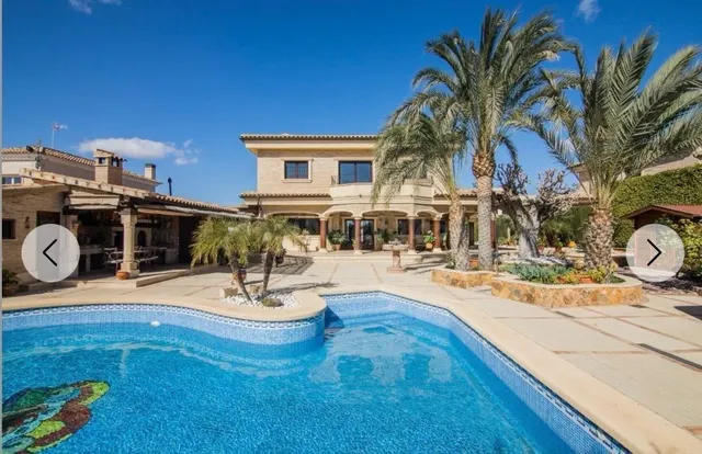 ESPECTACULAR VILLA DE LUJO CON PISCINA PRIVADA, SPA Y BODEGA
