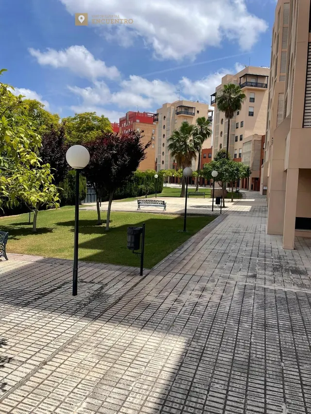 Piso con patio en tiro de línea — 13
