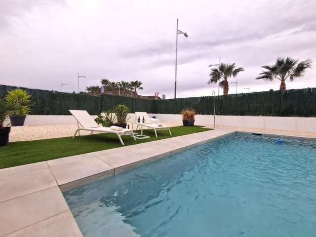 Villas espaciosas con piscina privada, en construcción, en un entorno natural muy privilegiado — 33
