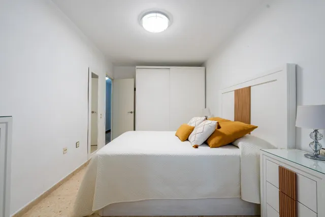 Amplia vivienda centrica en una de las mejores zonas de Almeria — 15