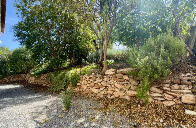 CHALET INDEPENDIENTE CON 3.500 M2 DE PARCELA, PISCINA, VIVIENDA DE INVITADOS Y PISTA DEPORTIVA EN LOS TABLAZOS — 42