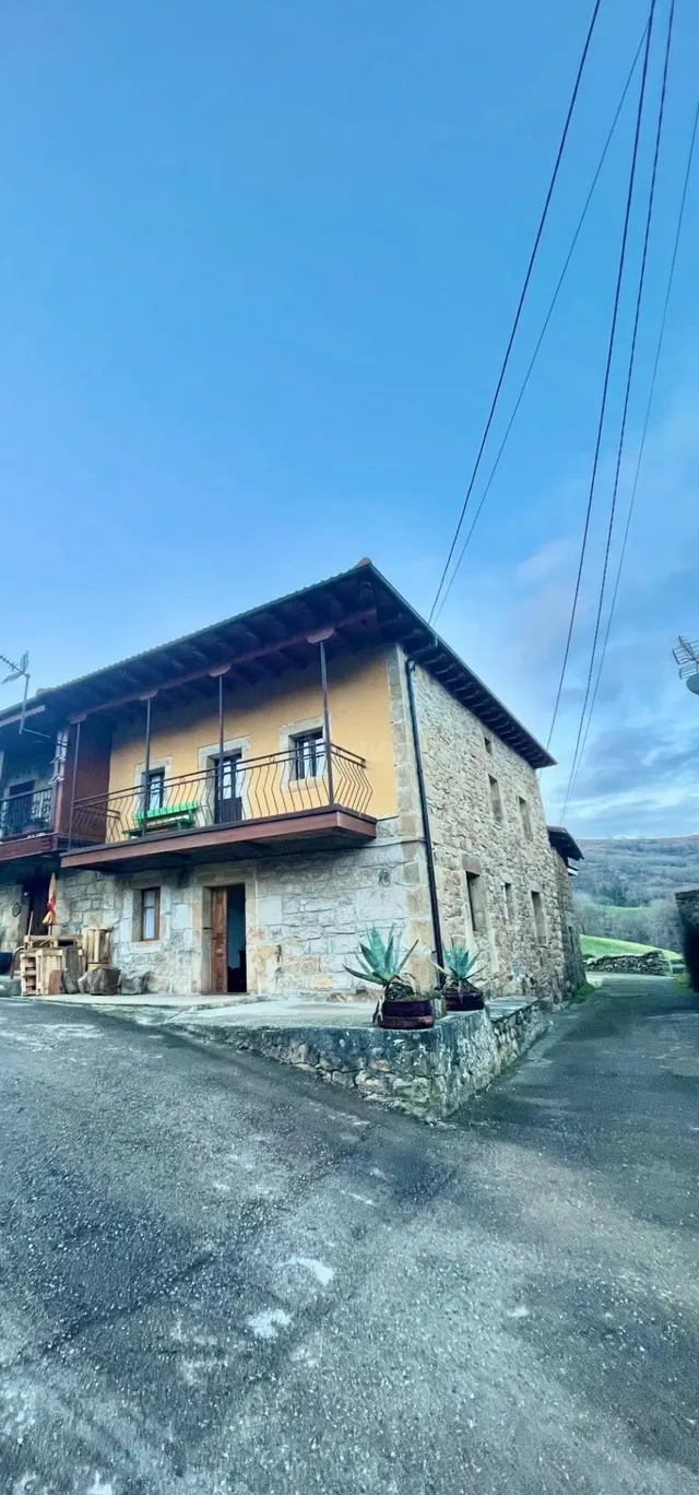 CASA MONTAÑESA CON HUERTA EN LUENA - foto 3
