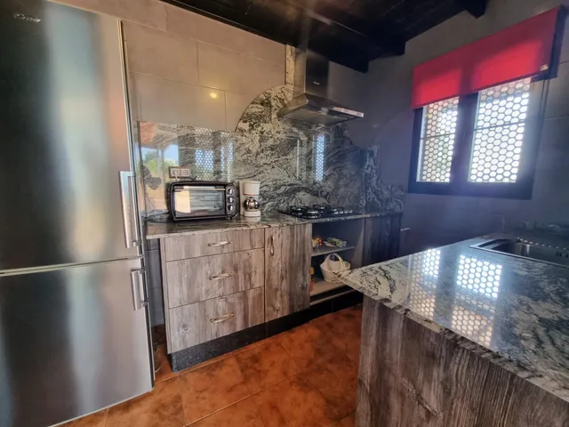 CASAS INDIVIDUALES  CON PARCELAS EN CIMBRIO (BARCENA DEL BIERZO) — 12