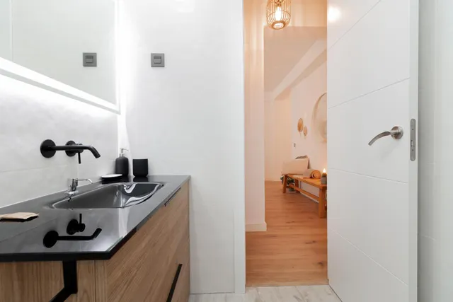 ¡¡¡¡¡ ATENCIÓN INVERSORES!!!!  PISO DE 4 habitaciones CON LICENCIA TURÍSTICA CON ALTA RENTABILIDAD — 34