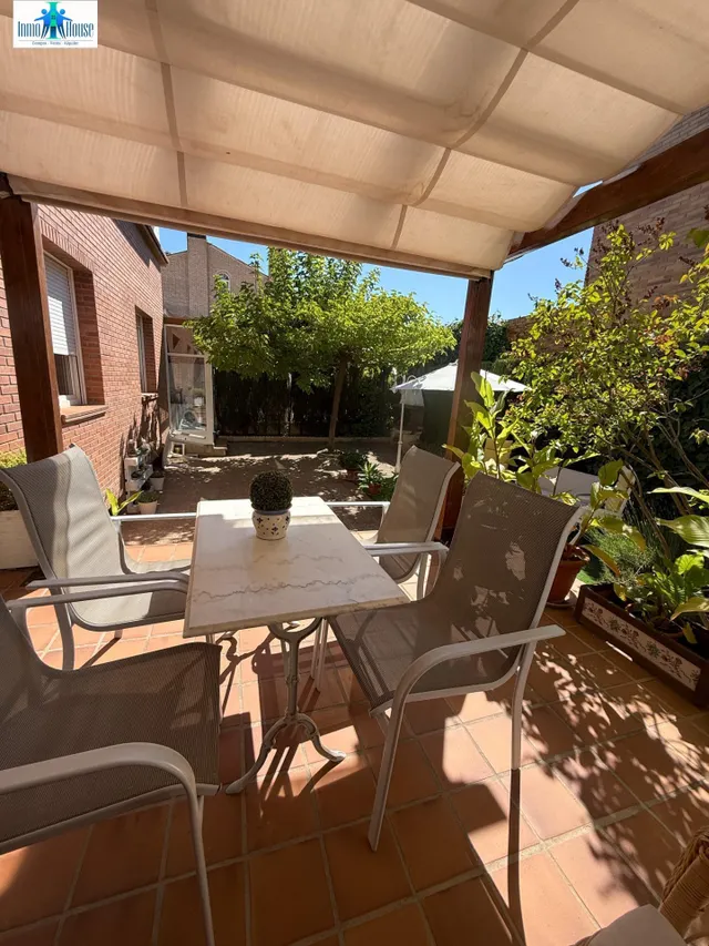 INMOHOUSE VENDE PAREADO — 27