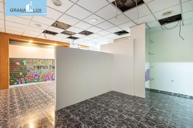 Local comercial en Pajaritos. — 23