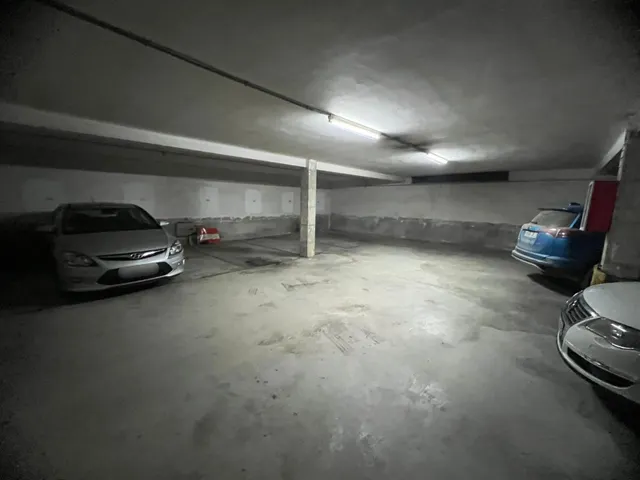 IDEAL INVERSORES. Se vende garaje con 16 plazas de coche alquiladas en la zona del Escorxador. — 8