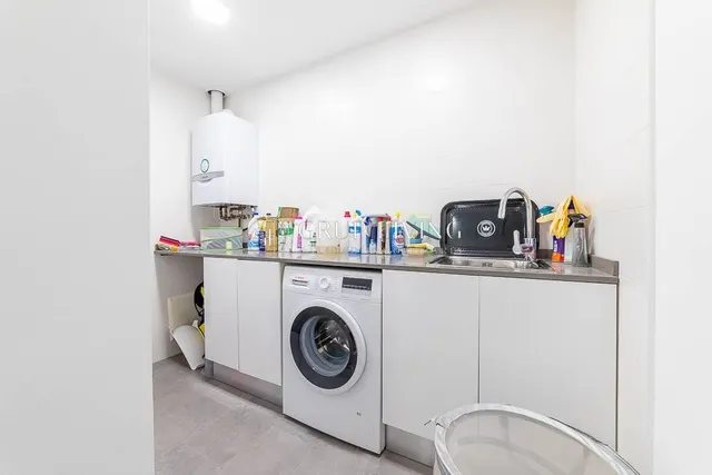 CASA EN PRIMERA LINEA DE MAR — 25
