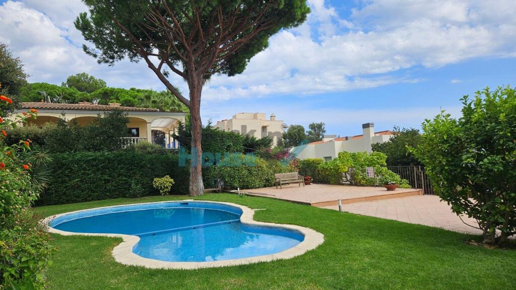 Adosada en Venta en Sant Feliu De Guixols Girona - foto 3