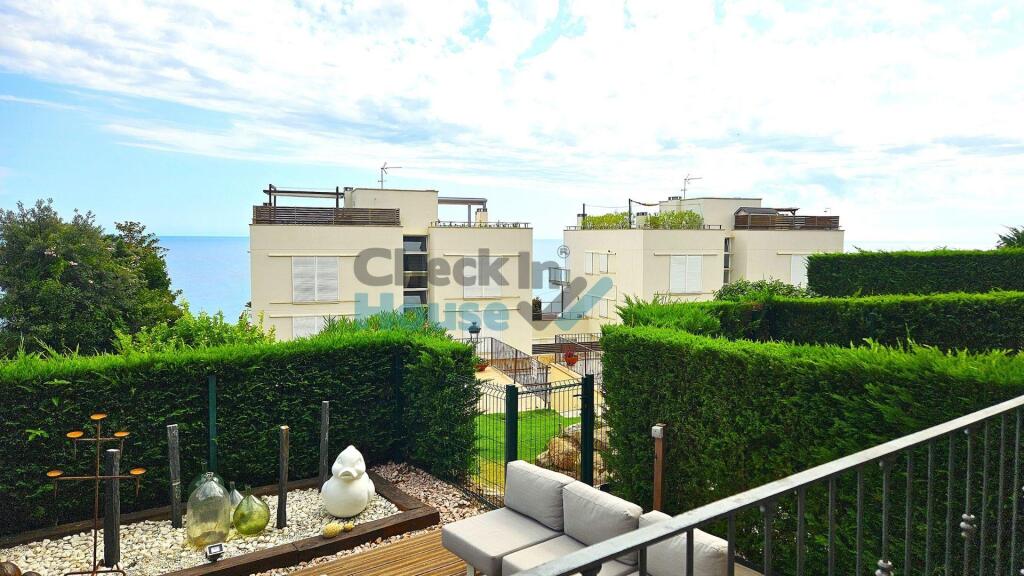 Adosada en Venta en Sant Feliu De Guixols Girona - foto 7