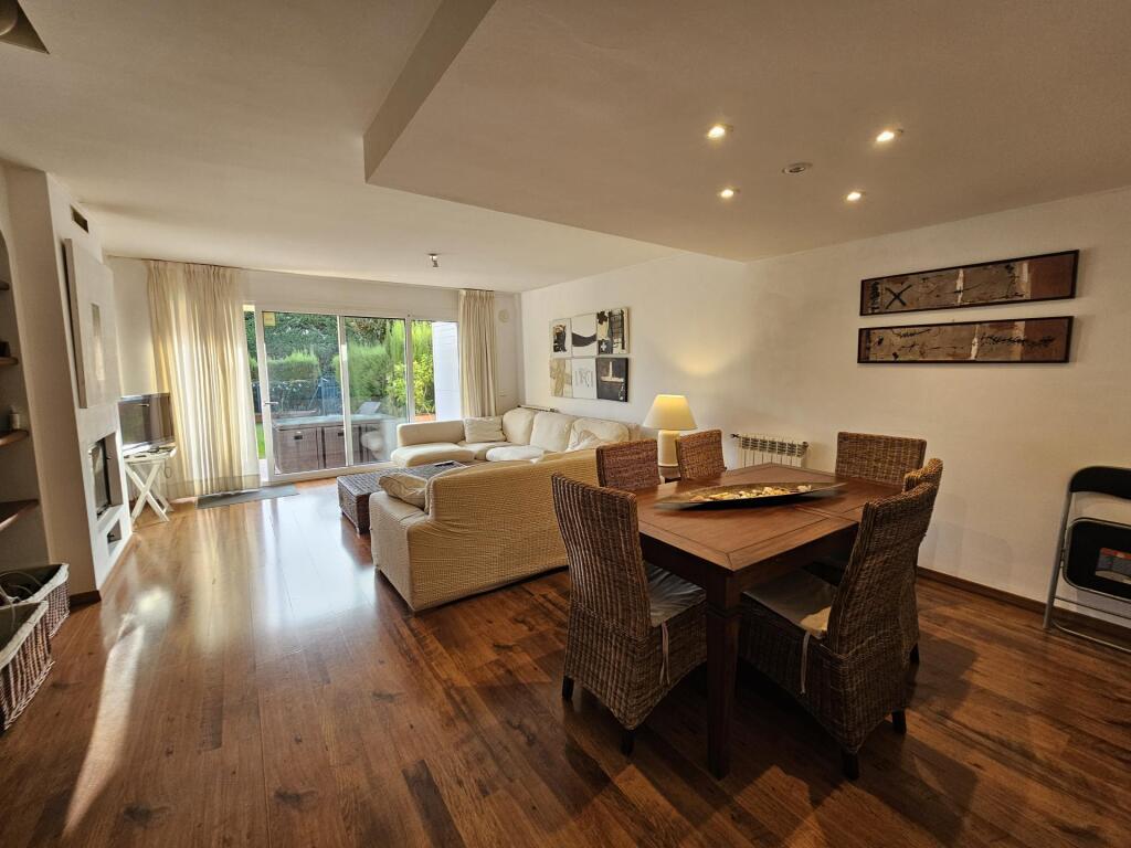 Adosada en Venta en Sant Feliu De Guixols Girona - foto 8