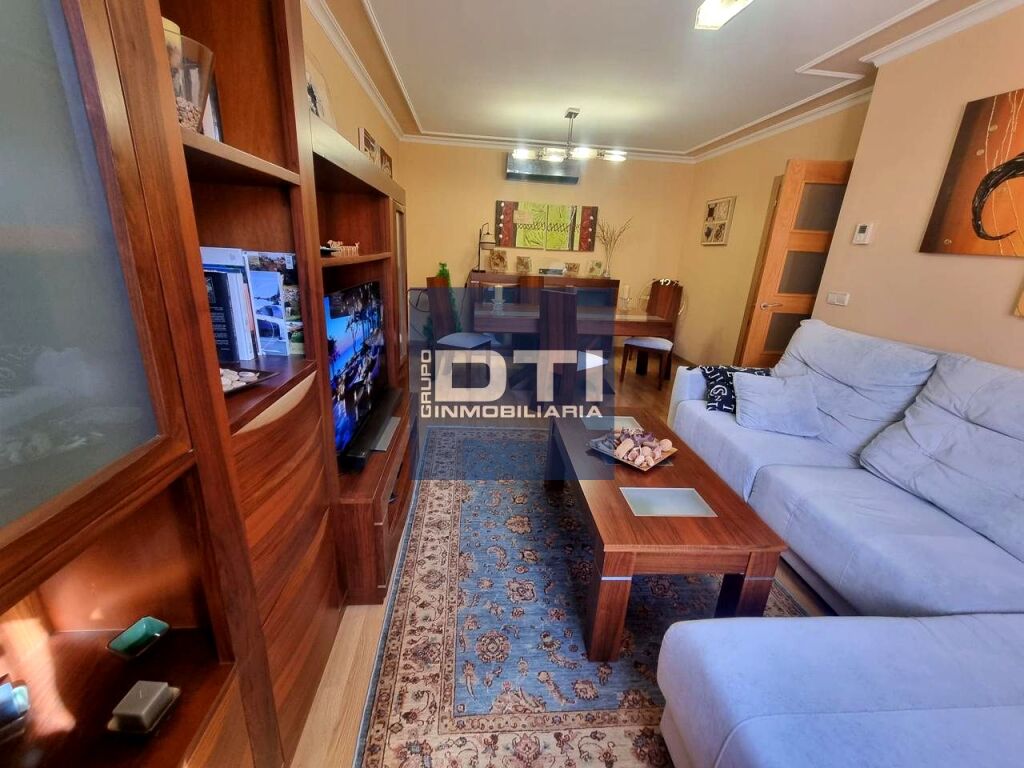 Chalet adosado en La Gineta con patio, garaje amplio y todas
