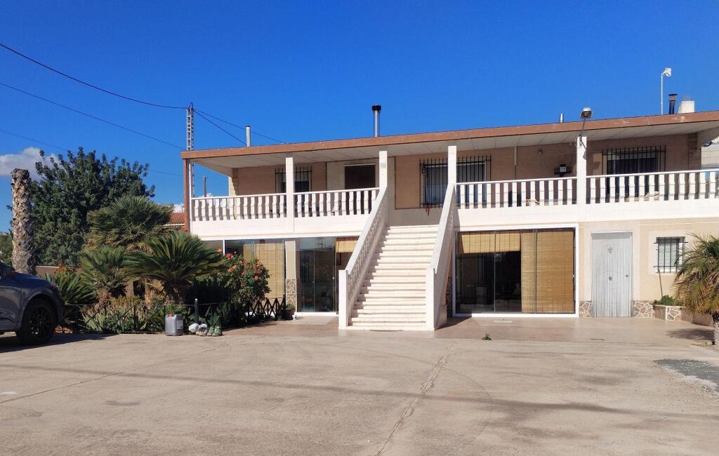 Casa-Chalet en Venta en Novelda Alicante