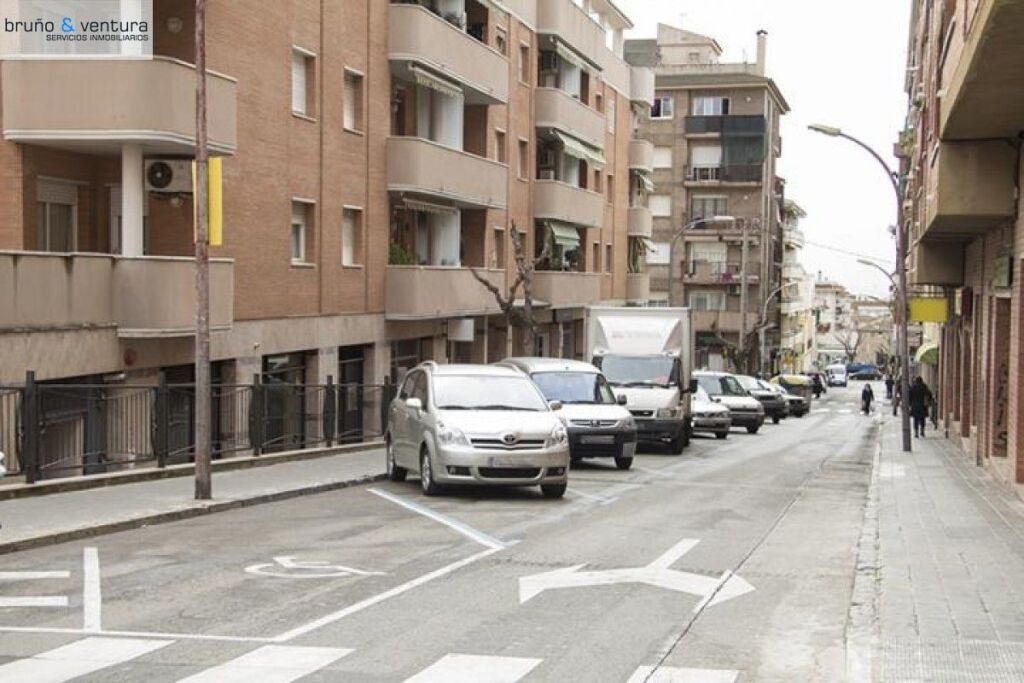 LOCAL EN TORREDEMBARRA - foto 8