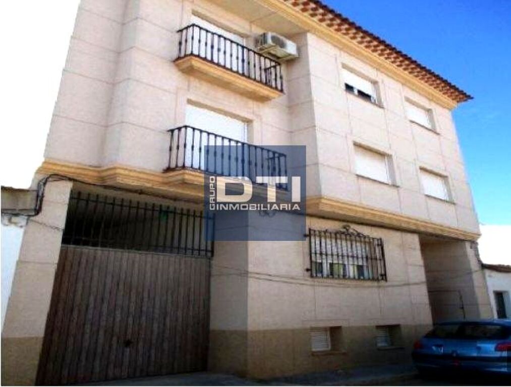 RFA.3081 Garaje coche en venta en c. atocha, 34, Villarroble