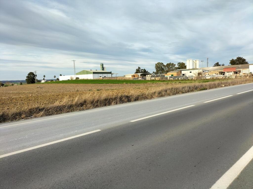 SE VENDE SUELO INDUSTRIAL