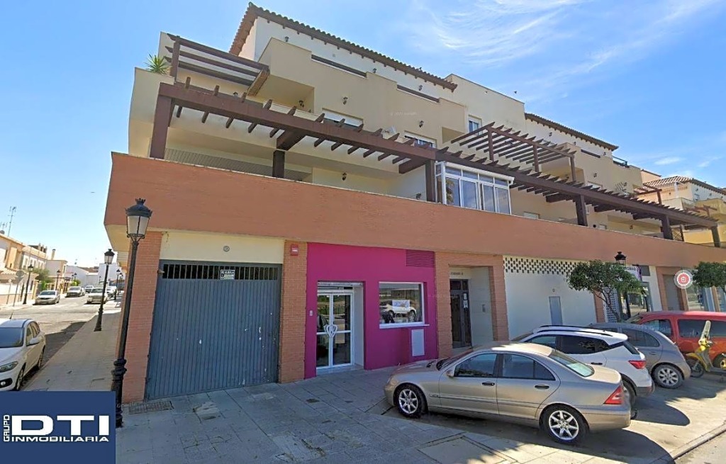 SE VENDE PLAZAS DE PARKING Y TRASTEROS