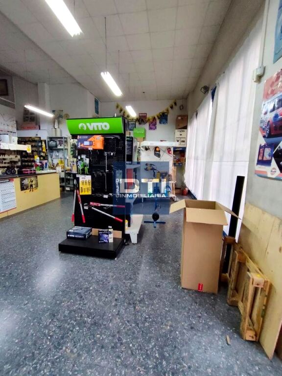Venta de Local cerca del centro, con Potencial Total Fachada - foto 5