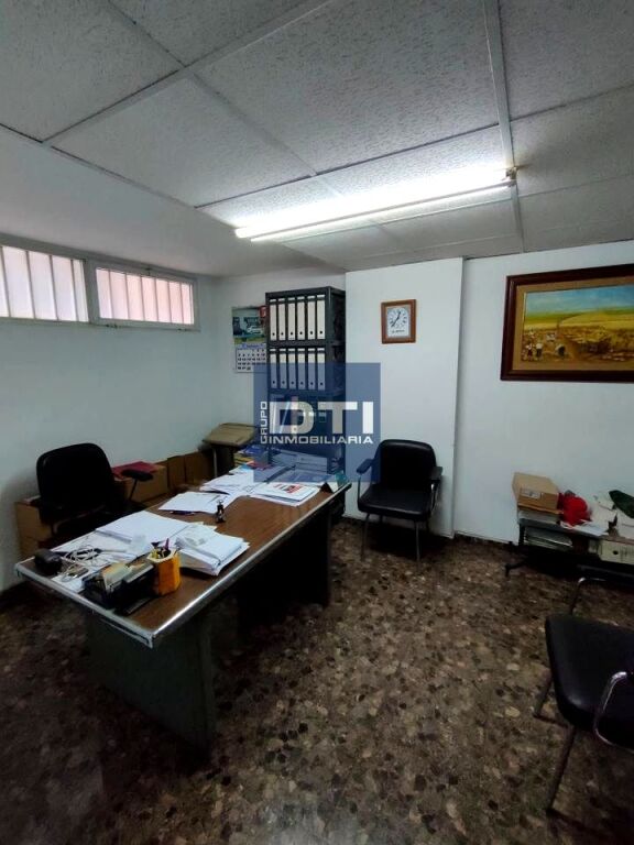 Venta de Local cerca del centro, con Potencial Total Fachada - foto 7