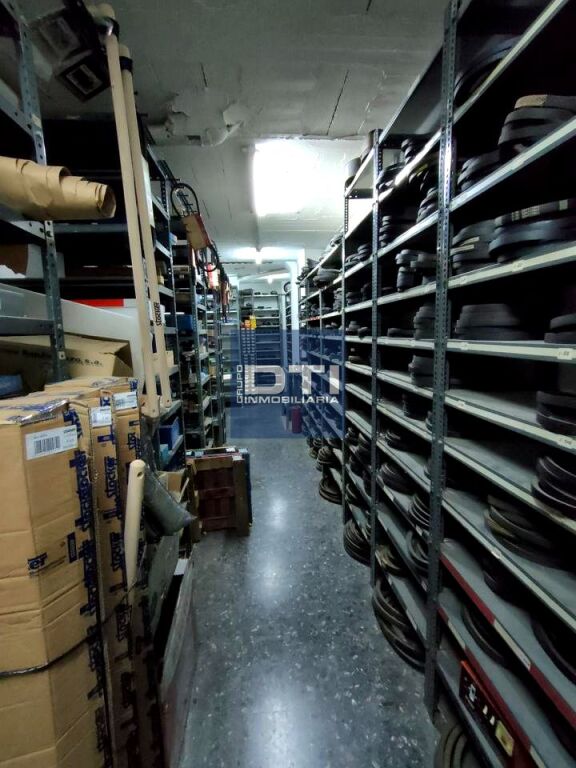 Venta de Local cerca del centro, con Potencial Total Fachada - foto 9