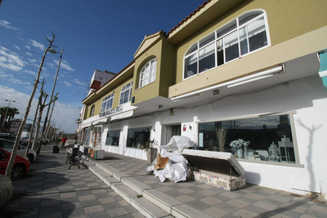 Local comercial en Venta en Torreguadiaro Cádiz - foto 3