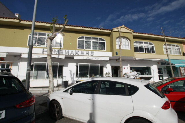 Local comercial en Venta en Torreguadiaro Cádiz - foto 5