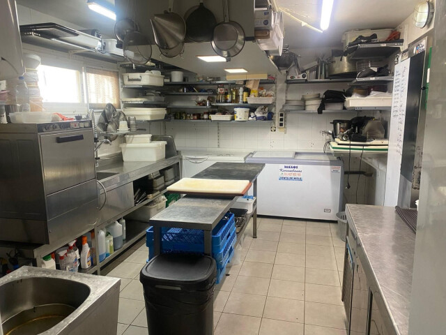 Local comercial en Venta en Torreguadiaro Cádiz - foto 4