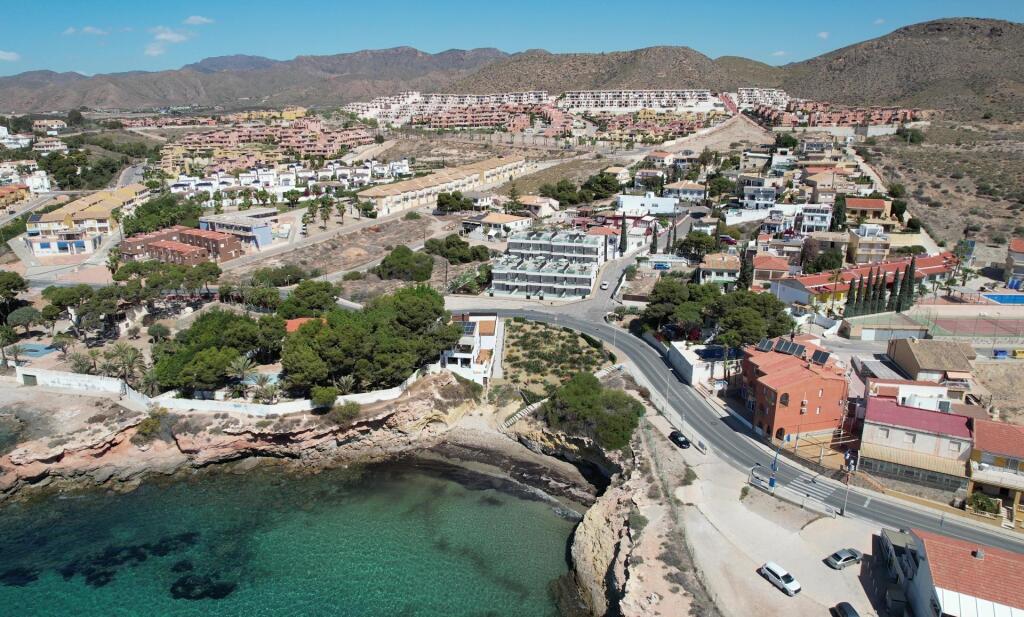 APARTAMENTOS EN PRIMERA LÍNEA DE PLAYA OBRA NUEVA ISLA PLANA - foto 3