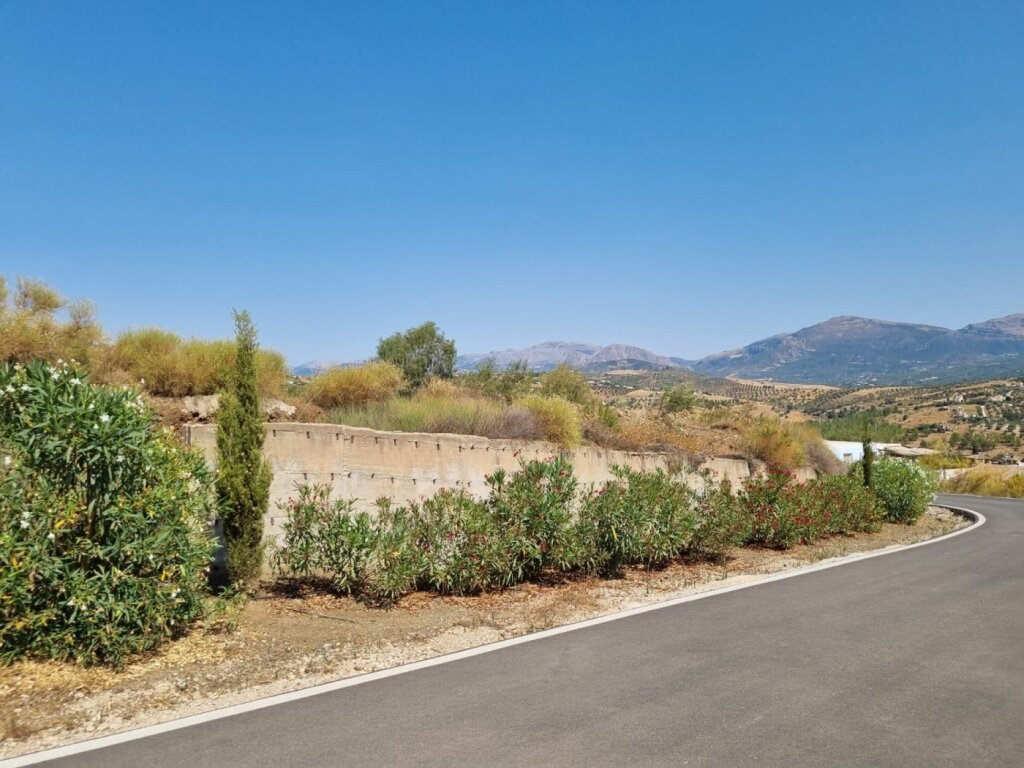 GRAN FINCA EN LA VIÑUELA AL LADO DEL PANTANO - foto 20