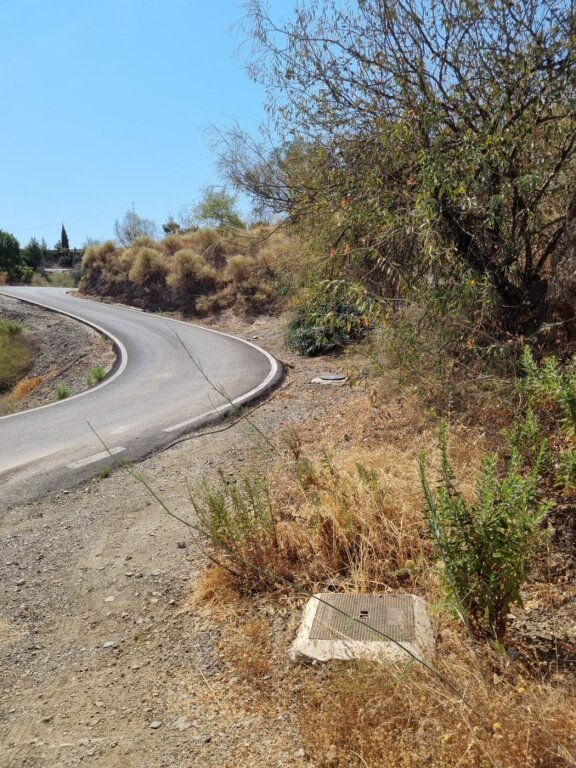 GRAN FINCA EN LA VIÑUELA AL LADO DEL PANTANO - foto 24