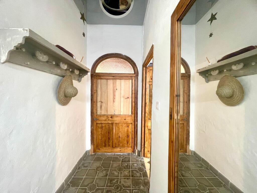 Casa de Pueblo con Encanto en el Centro, Reformada y con Gra - foto 4