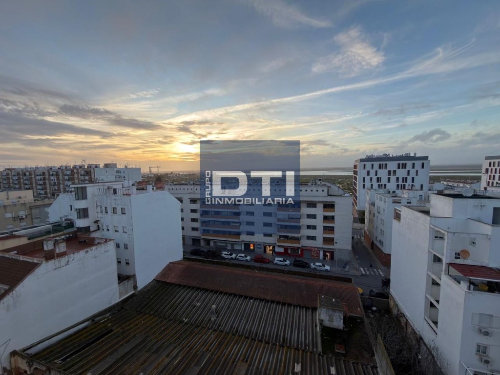 Piso exterior reformado con vistas a la Ría de Huelva y Punt - foto 12