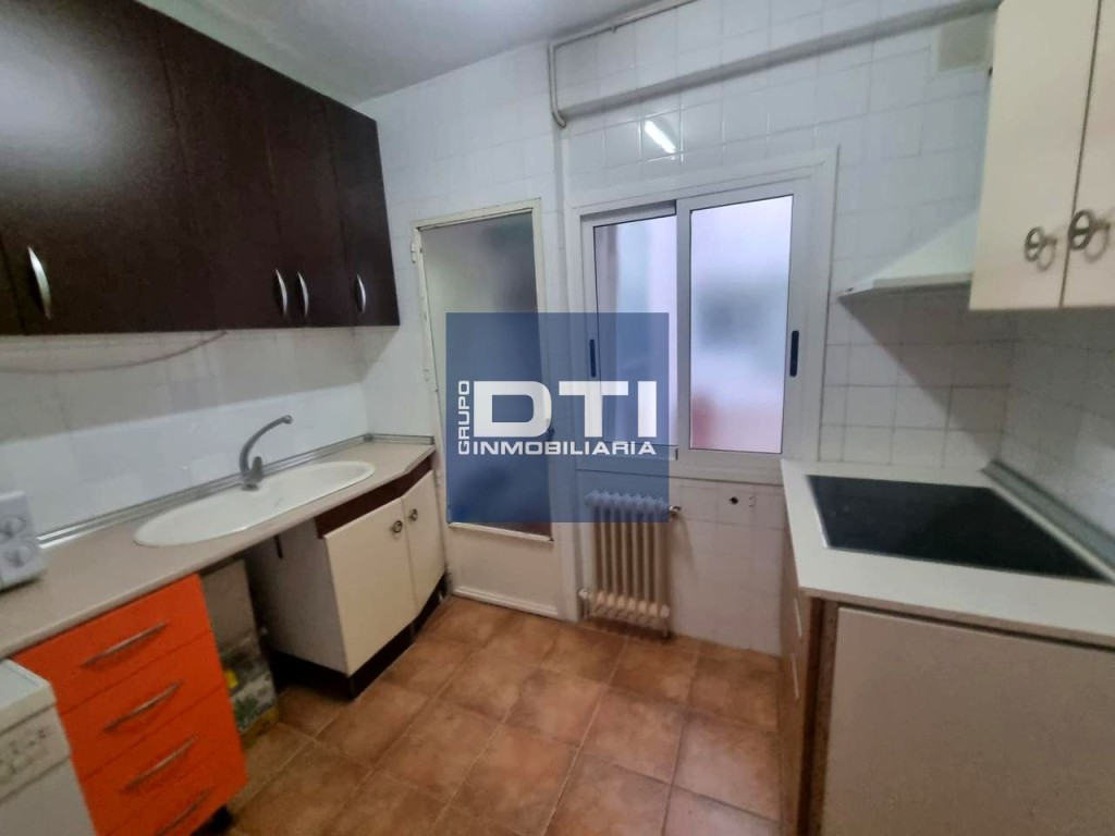 Amplio piso en Santa Teresa: 4 hab, 1 baño, balcón, y ascens - foto 11