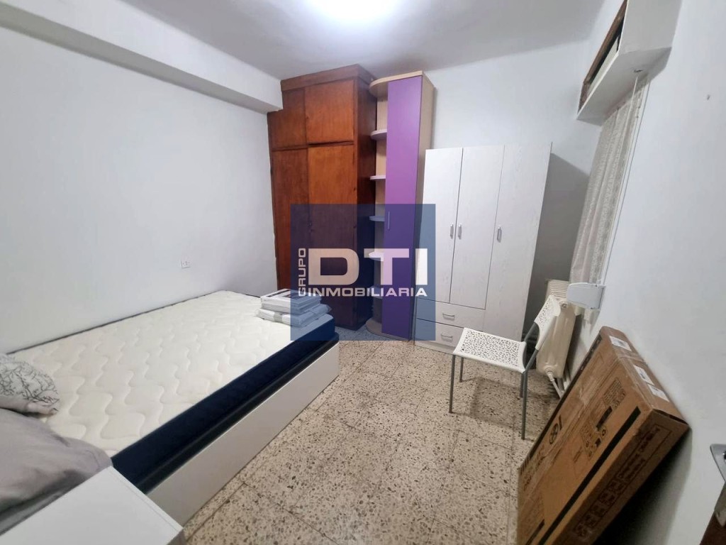 Amplio piso en Santa Teresa: 4 hab, 1 baño, balcón, y ascens - foto 3