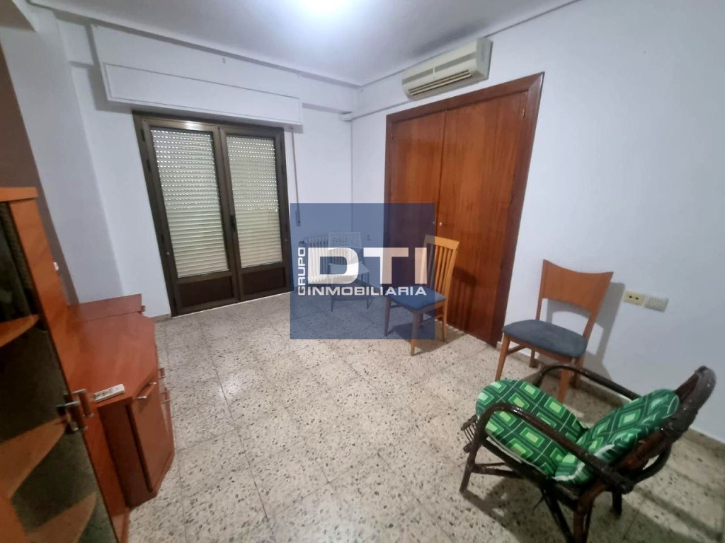 Amplio piso en Santa Teresa: 4 hab, 1 baño, balcón, y ascens - foto 7