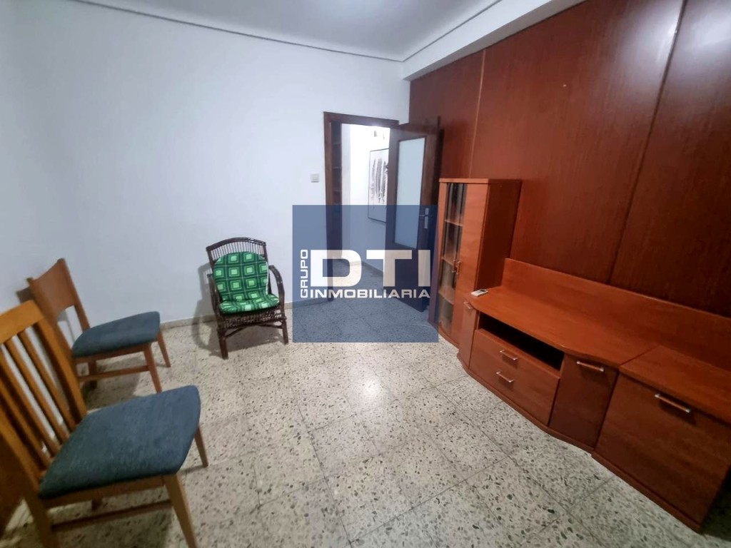 Amplio piso en Santa Teresa: 4 hab, 1 baño, balcón, y ascens - foto 9