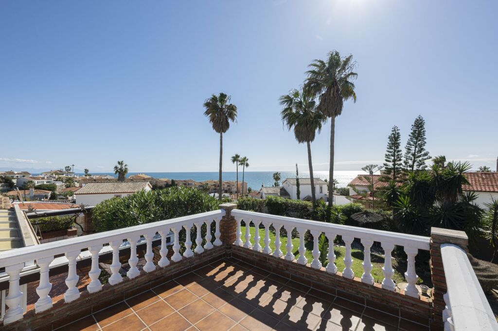 Chalet independiente con vistas al mar en El Faro de Mijas