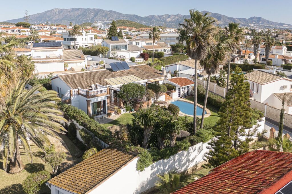 Chalet independiente con vistas al mar en El Faro de Mijas - foto 5
