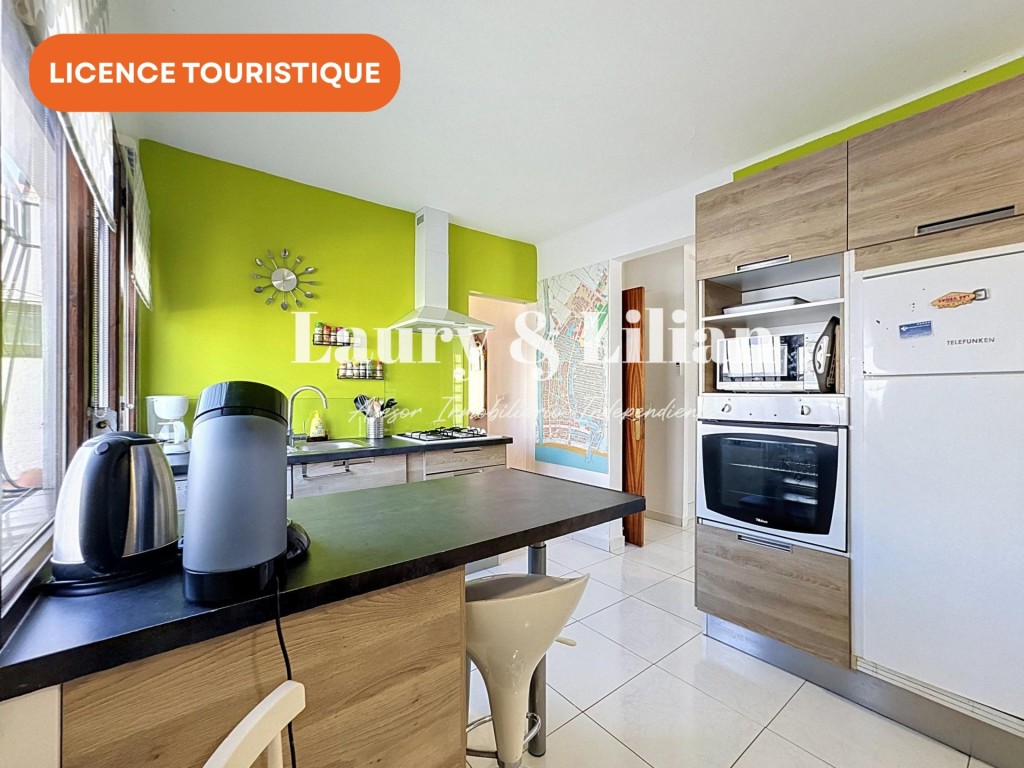 Casa con piscina, garaje y licencia turística - foto 13