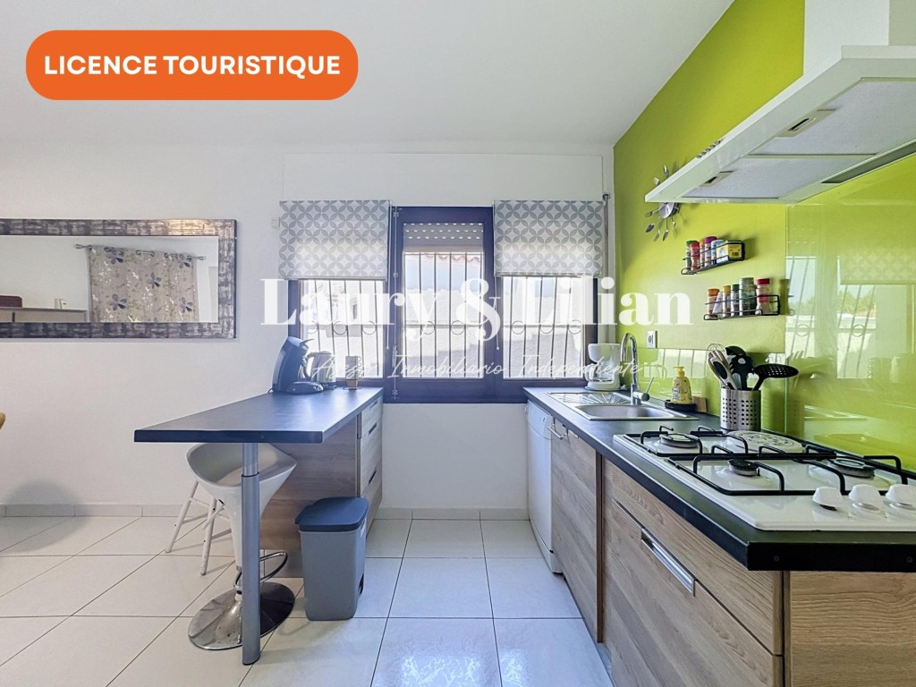 Casa con piscina, garaje y licencia turística - foto 14