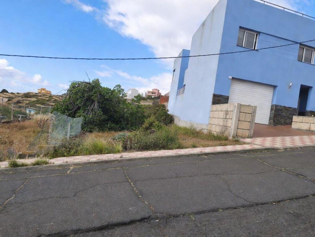 TERRENO URBANO DE 222M2 EN BARRANCO HONDO, CANDELARIA, ISLAS