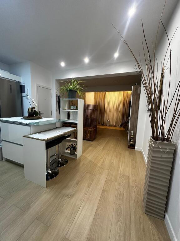 Alquiler de habitación en piso reformado de 89 m2 | 3 dormit - foto 2