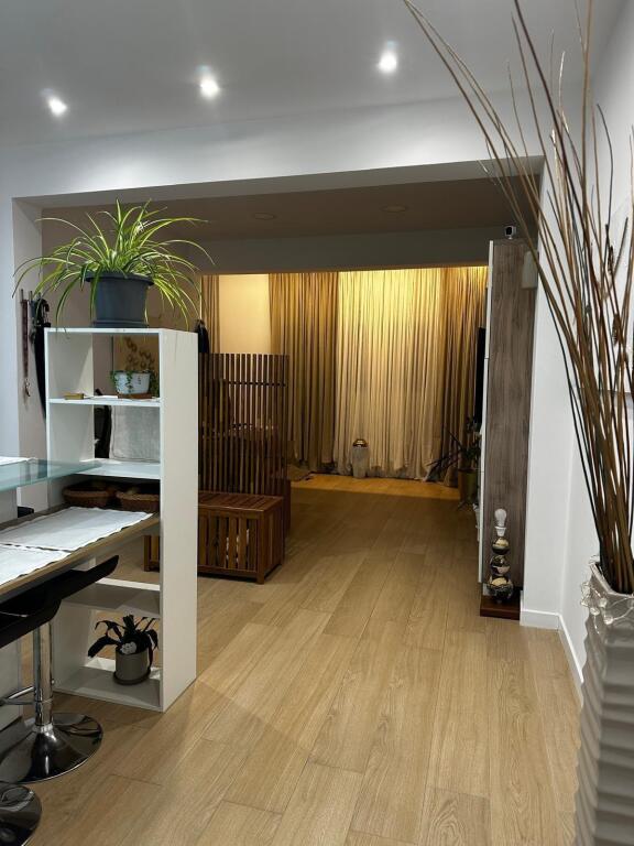 Alquiler de habitación en piso reformado de 89 m2 | 3 dormit - foto 3