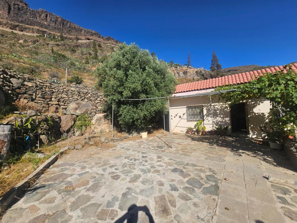 Finca rústica con vivienda, segunda edificación y 17.000 m2  - foto 27