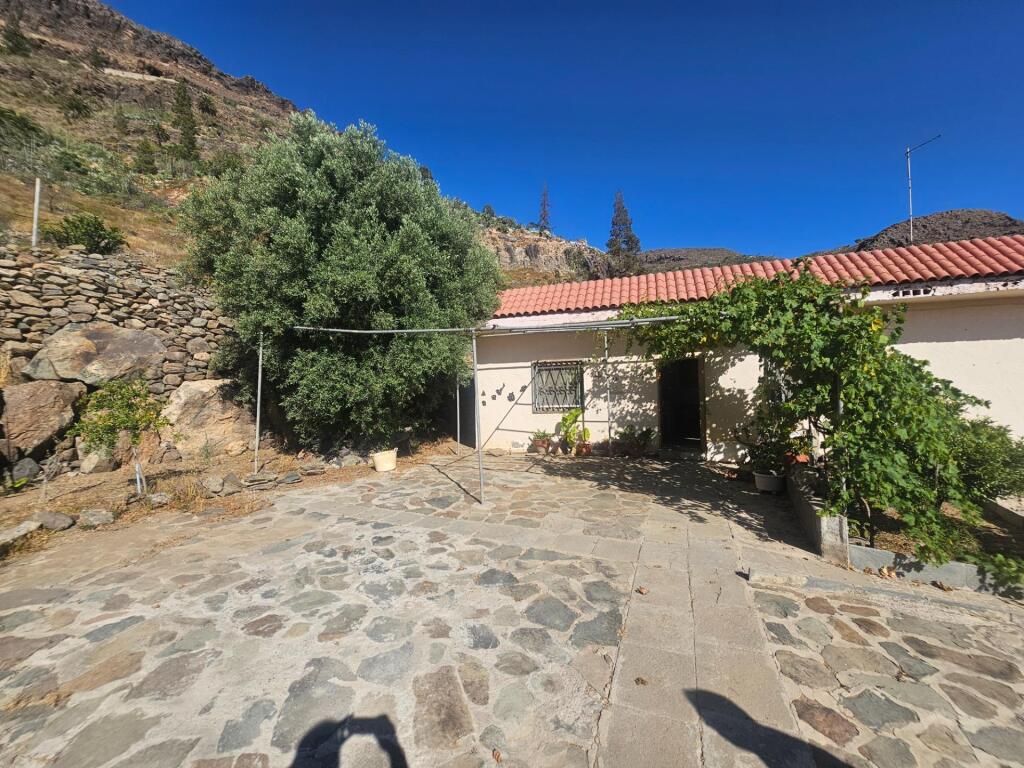 Finca rústica con vivienda, segunda edificación y 17.000 m2  - foto 28